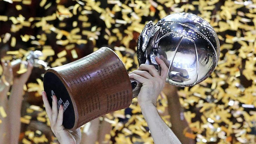 El trofeo de la Copa ACB.