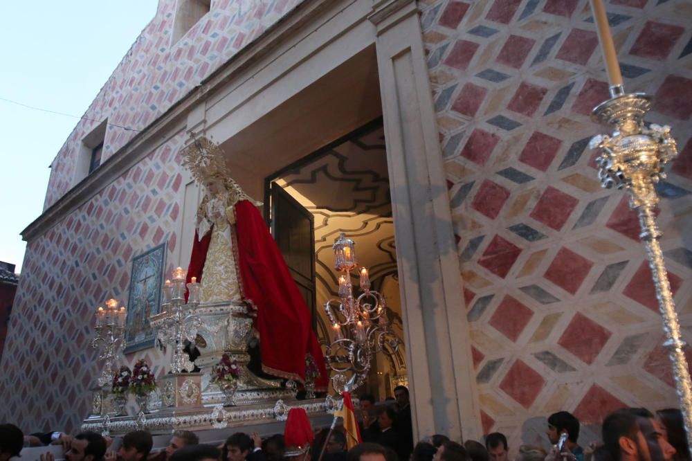 Rosario público con la Virgen de Lágrimas y favores