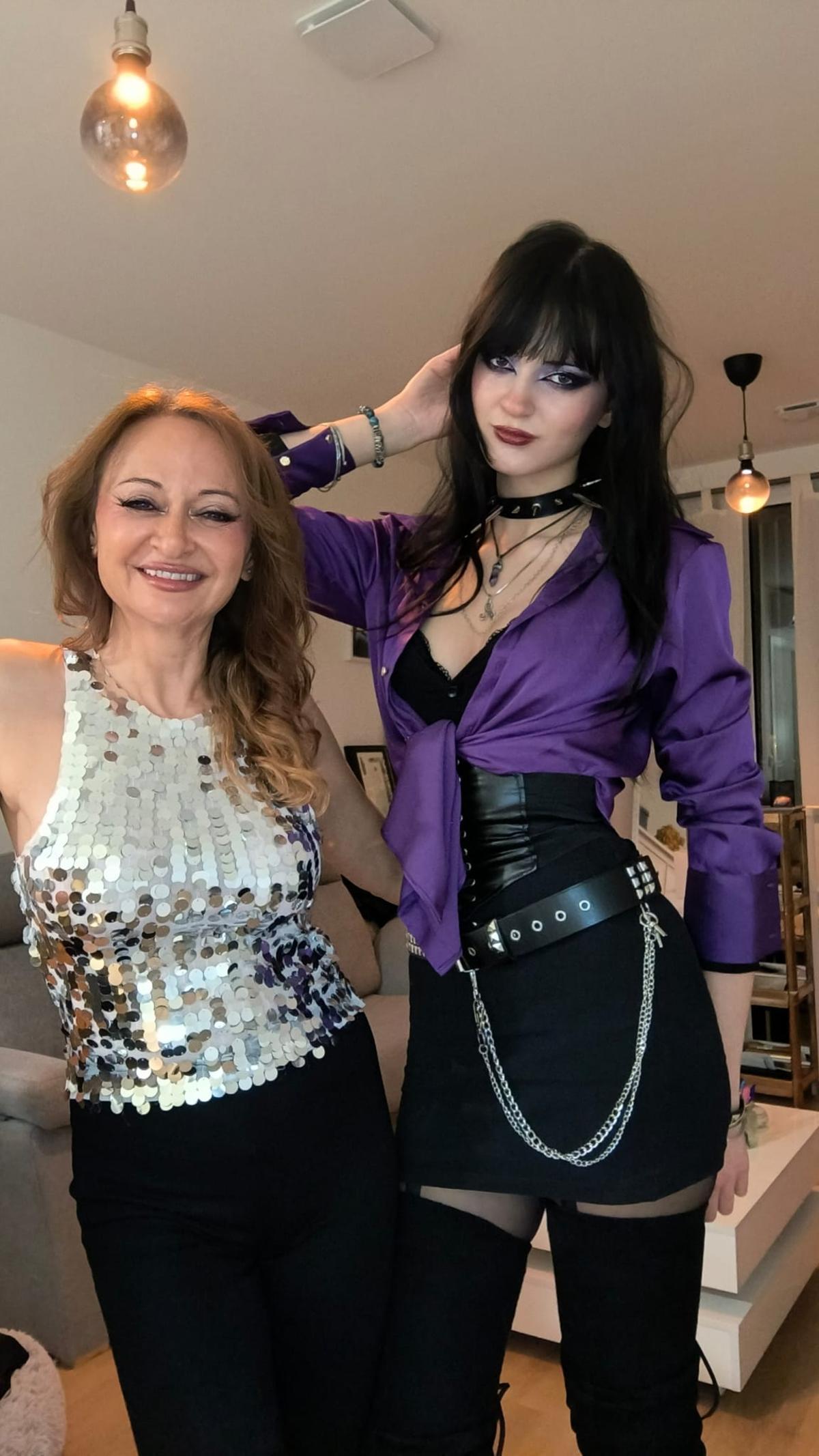 Freuen sich schon auf Weihnachten: Kiana und Deniz Gülpen.