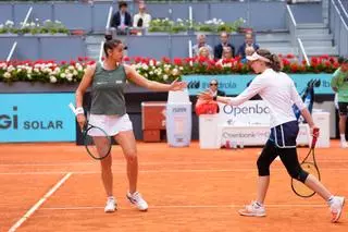 Sara Sorribes y Cristina Bucsa se coronan campeonas del dobles femenino del Mutua Madrid Open