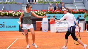 Sara Sorribes y Cristina Bucsa en la final del Mutua Madrid Open