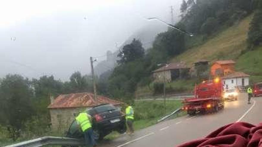 Incidentes en la carretera nacional en Viña (Cangas de Onís)
