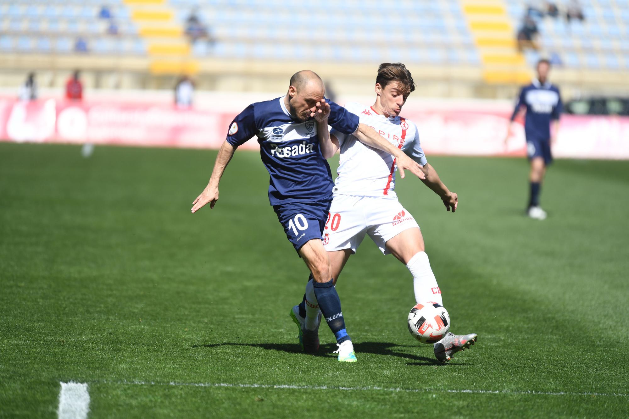 Las imágenes de los partidos de los equipos asturianos de Segunda División B