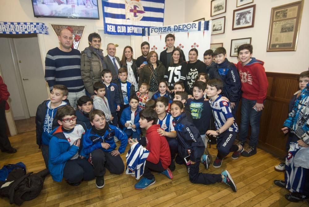 Pedro Mosquera, con su peña en el Galicia Gaiteira