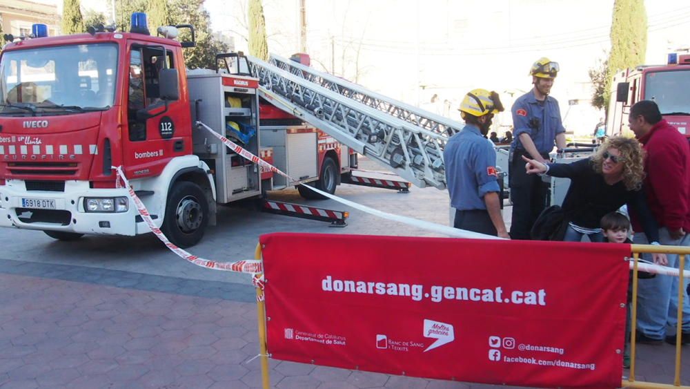 «Els Bombers t''acompanyen a donar sang» a Figueres