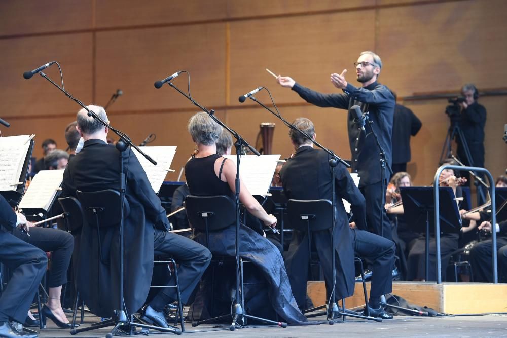 La OSG, en A Coruña por las víctimas de Cataluña