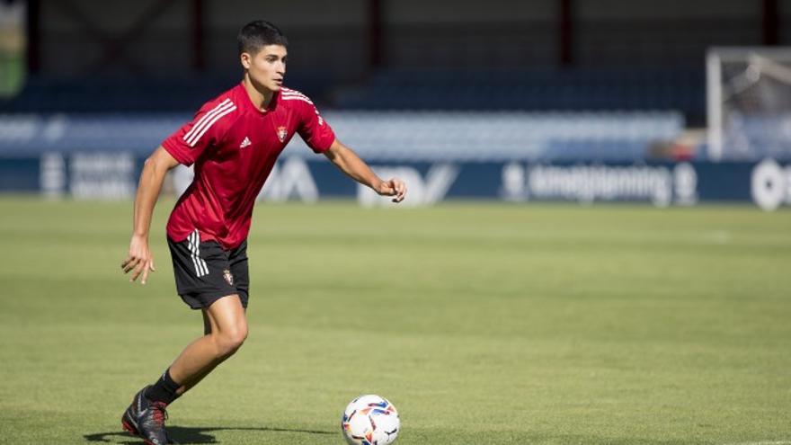 Grau, durante un entrenamiento con Osasuna.