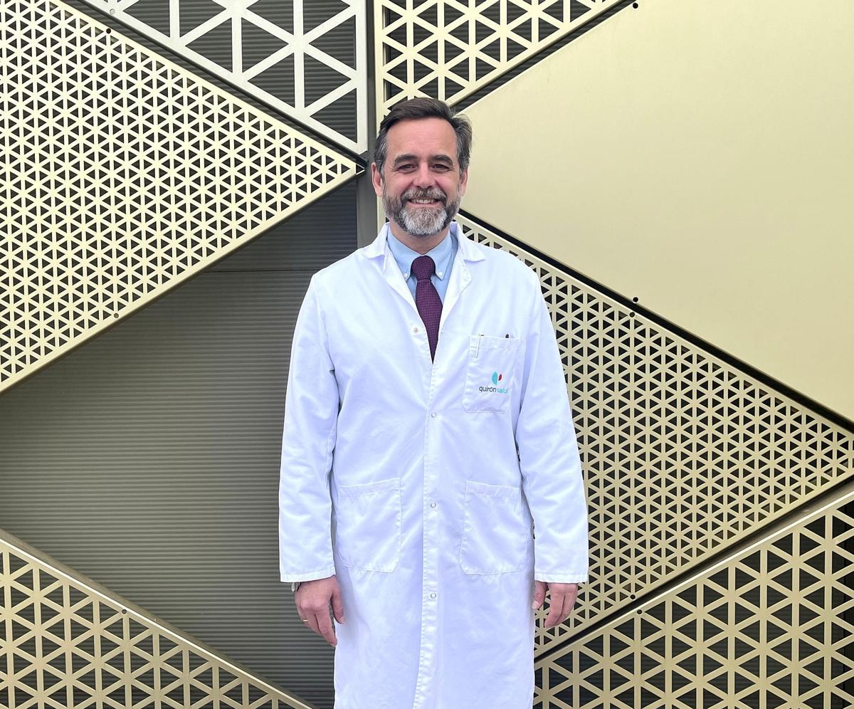 El doctor Manuel Romero, jefe del servicio de Reumatología del Hospital Quirónsalud Córdoba.
