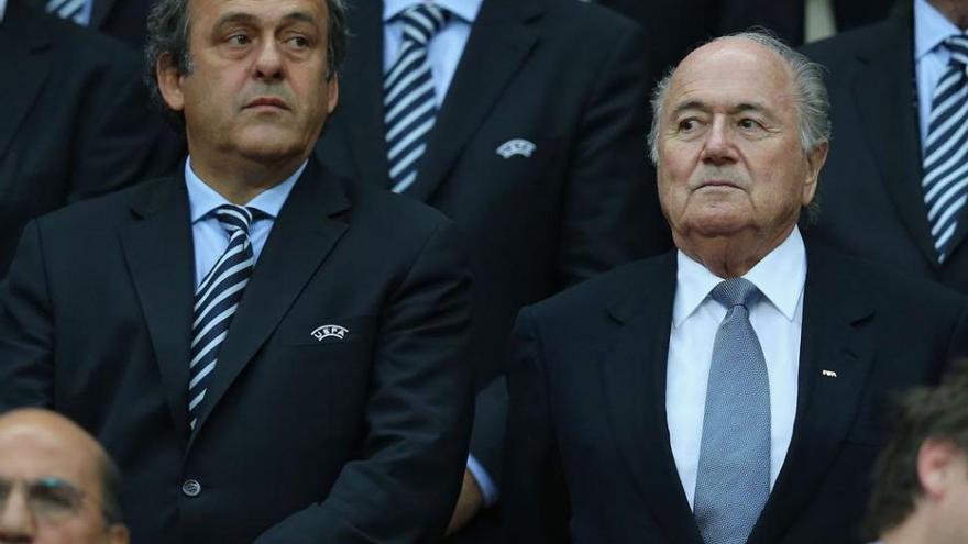 Reducen las suspensiones de Blatter y Platini a seis años