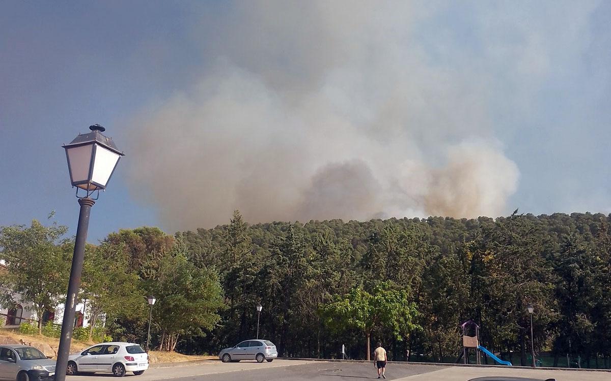Incendio en Humilladero desde el camping La Sierrecilla.