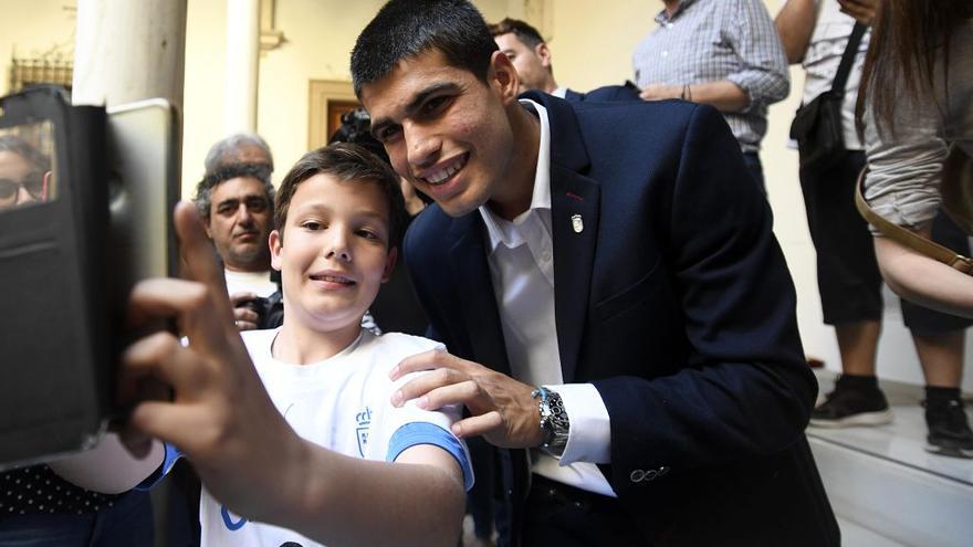 Carlos Alcaraz, en el recibimiento oficial tras su victoria en el Masters de Madrid