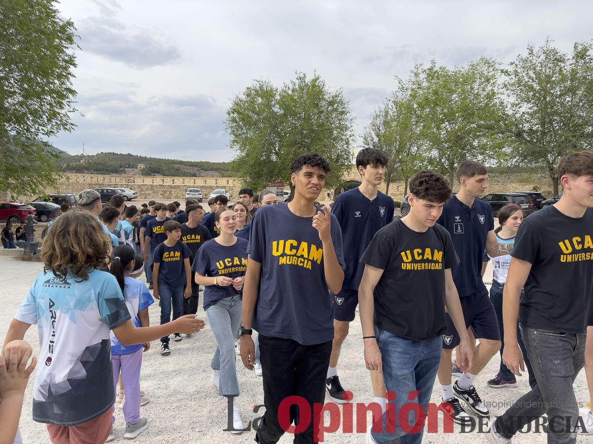 El UCAM de baloncesto peregrina a Caravaca de la Cruz en su Año Jubilar