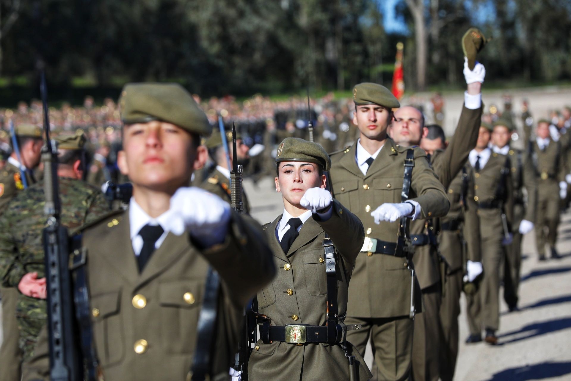 GALERÍA | Las imágenes de una jura de bandera histórica en Cáceres