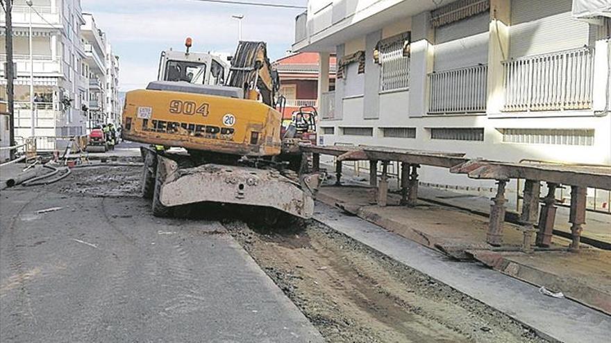 Un nuevo colector en la playa acabará con los malos olores en Moncofa