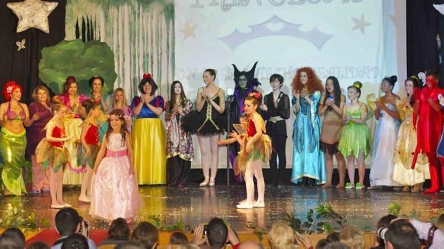 la Pobla de farnals y Almàssera El musical «Princesas» recoge 2.000 kilos de alimentos