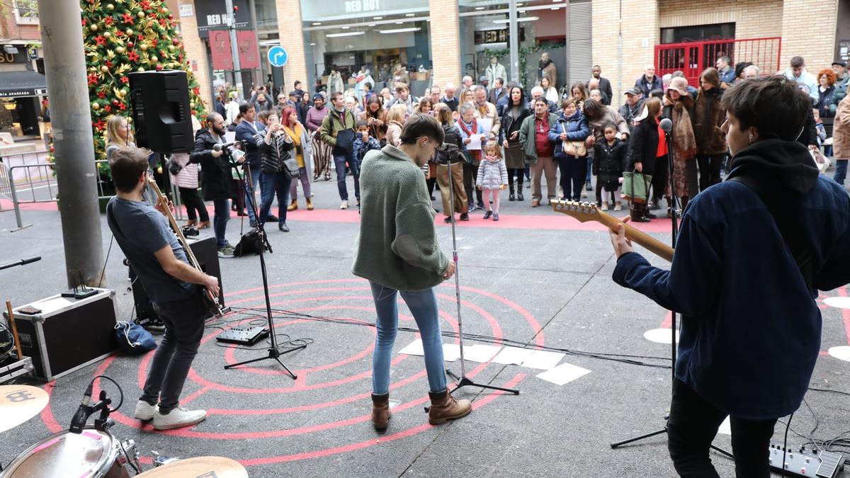 La calle Delicias de Zaragoza se convierte en un paseo comercial