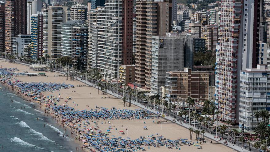 La oferta no reglada hace mella en los apartamentos turísticos de Benidorm