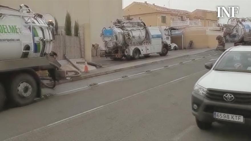 Recorrido de aguas fecales en Orihuela Costa tras el reventón de una tubería