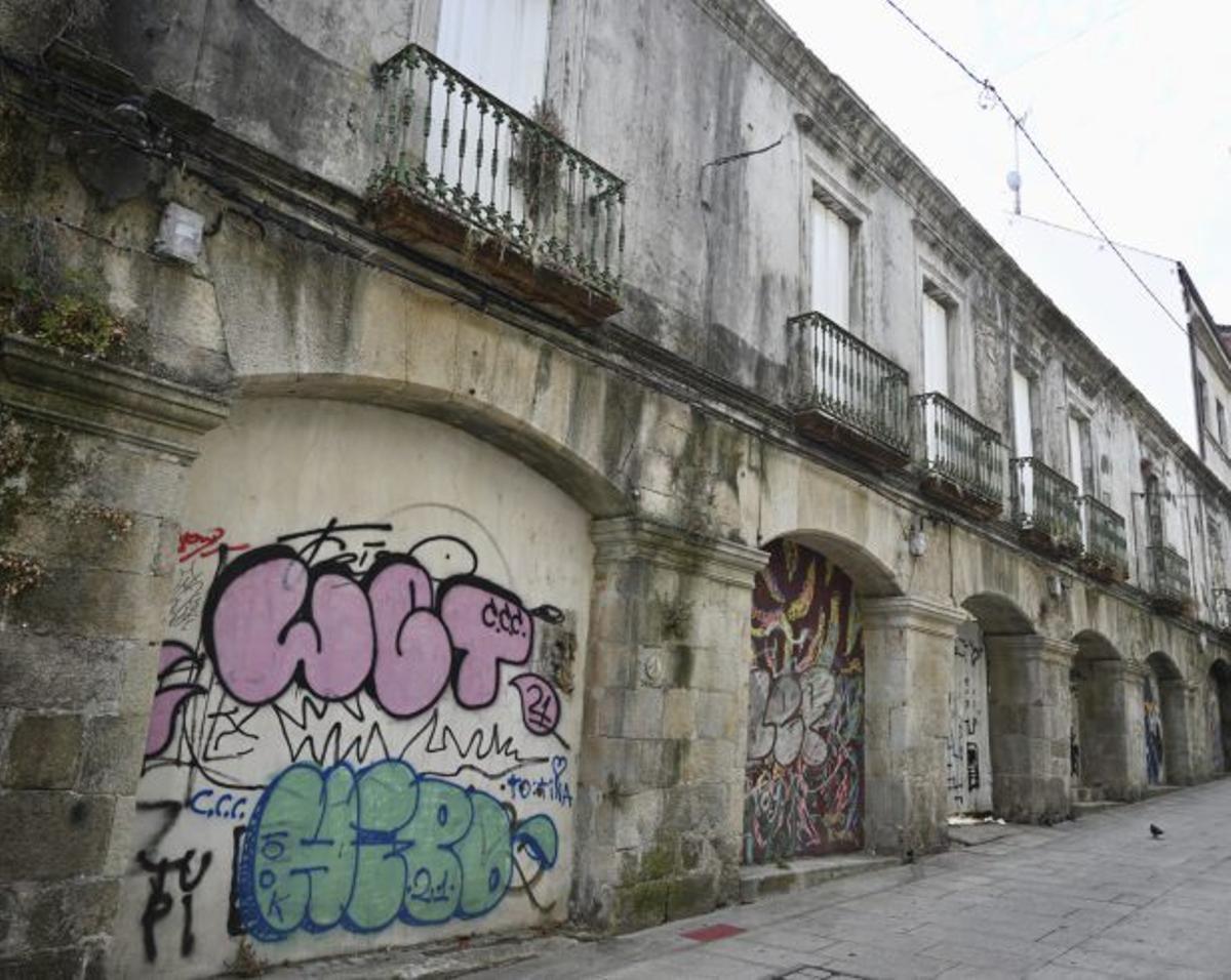 Pazo abandonado en César Boente. | R. V