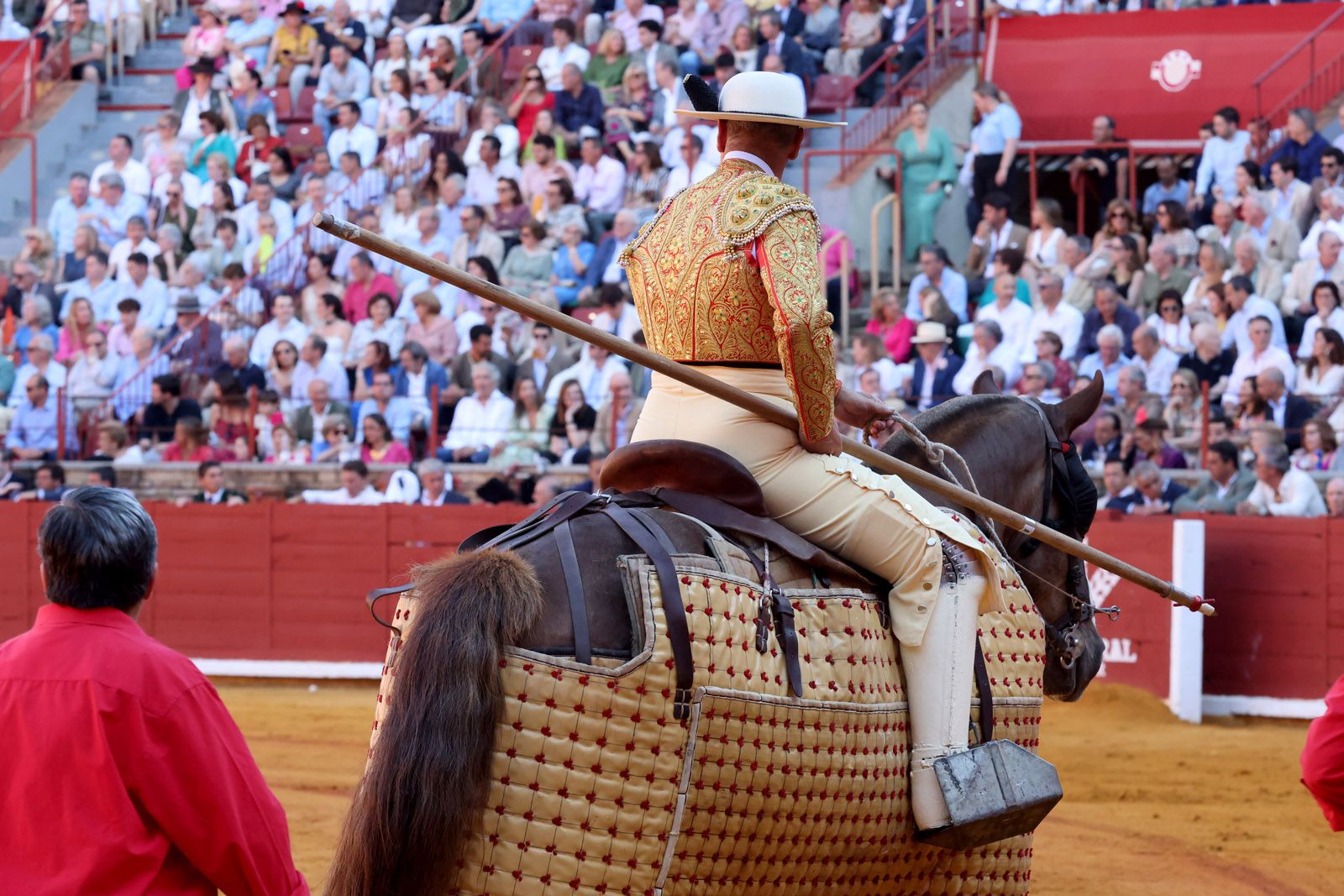 Migie Ángel Perera sale a hombros de Los Califas