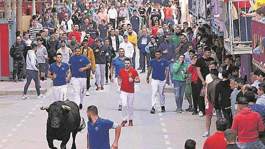 El ambiente de fiesta se impone a una última tarde taurina sin historia