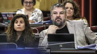 La izquierda carga contra los presupuestos: "Es un pacto basado en el odio y que consolida las obsesiones de Vox"