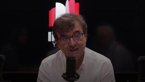 El escritor Javier Cercas en el videopodcast Libros y cosas.