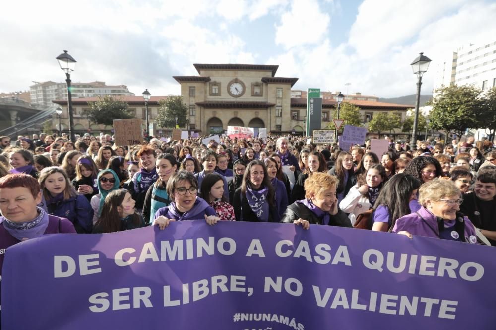 Manifestación del 8 M por las calles de Oviedo