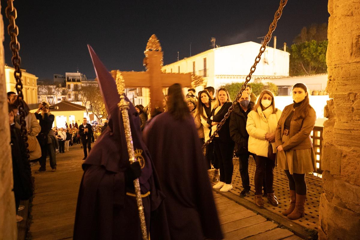 Semana Santa En Ibiza: procesión del Santo Entierro en el Viernes Santo