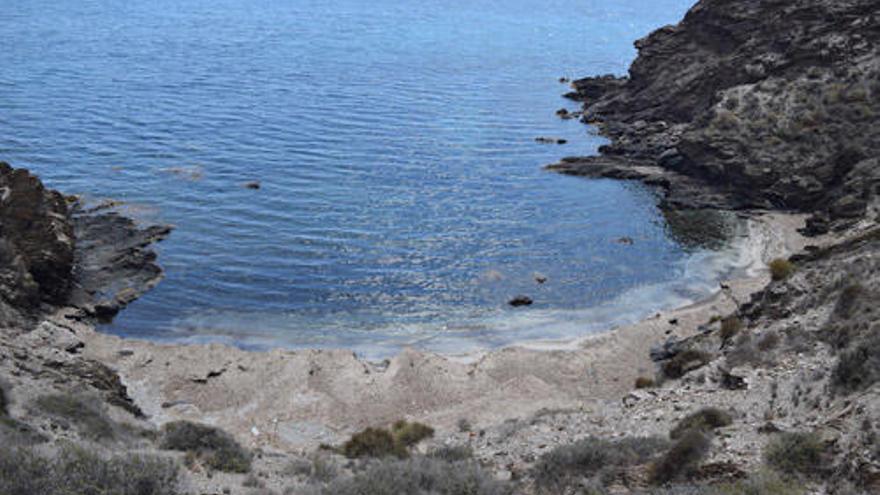 Lorca permitirá el nudismo en la cala de La Junquera