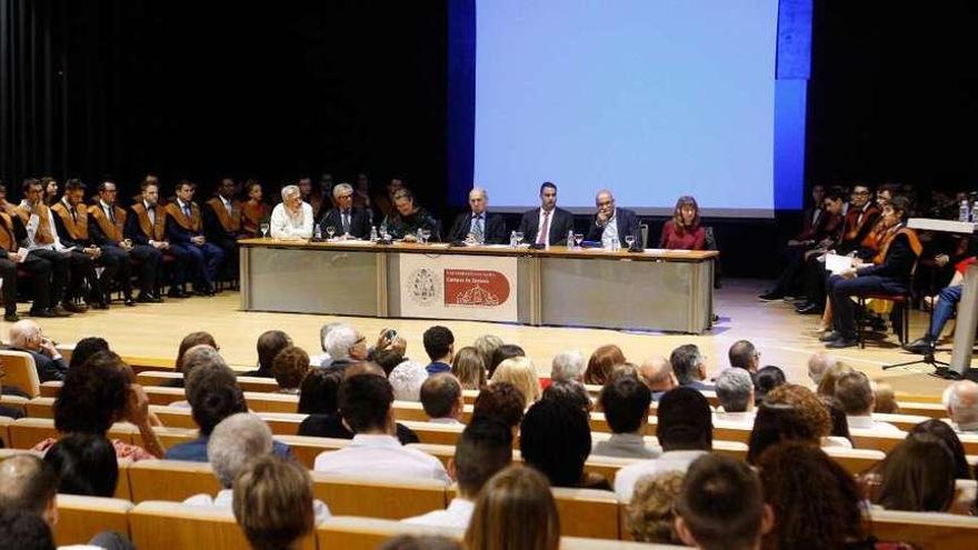 Un instante de la ceremonia de graduación celebrada ayer en la Escuela Politécnica.