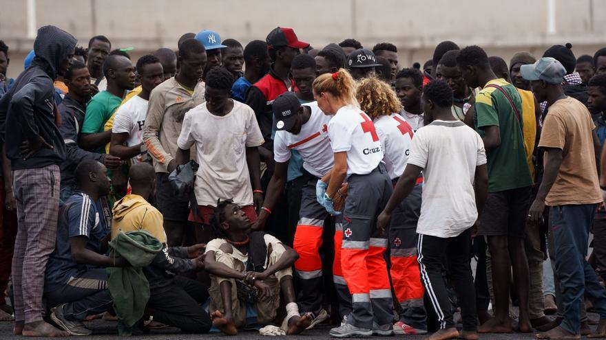 El Hierro teme el colapso ante la falta de recursos para migrantes