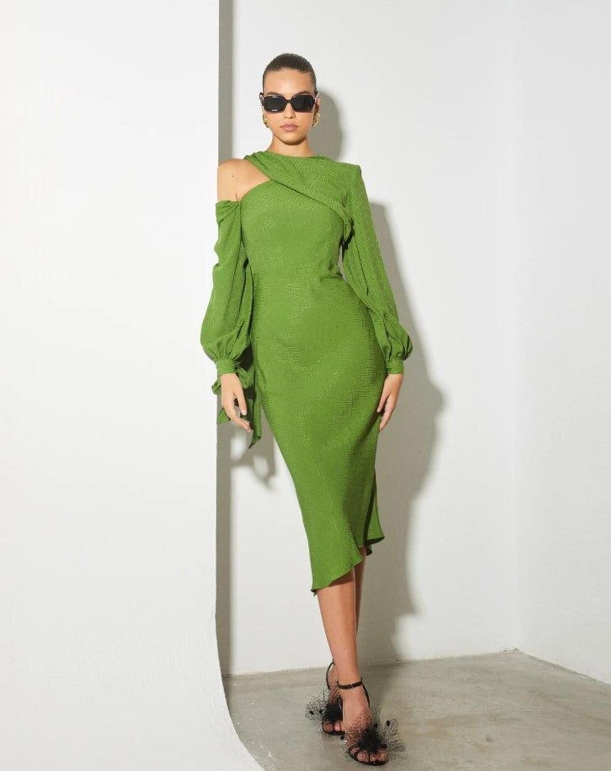 Vestido verde asimétrico de Redondo Brand