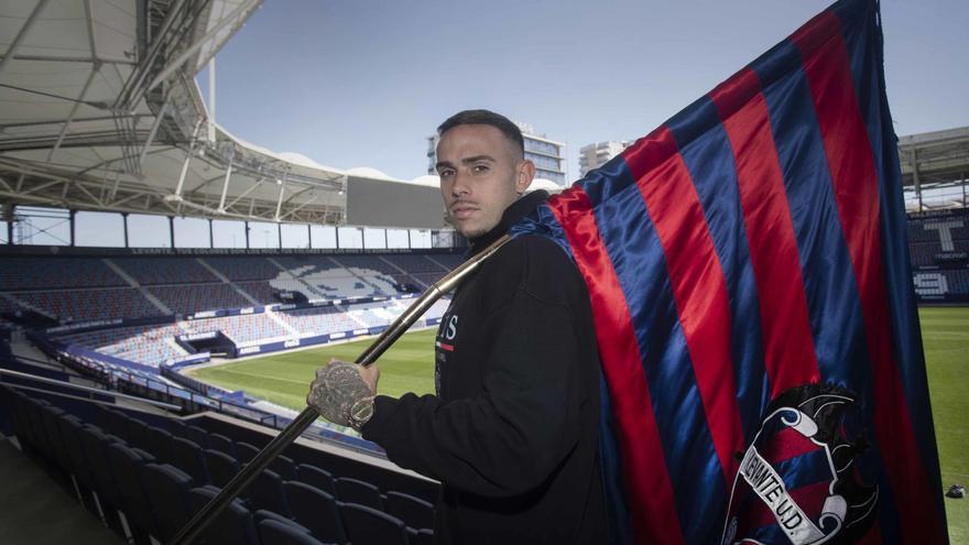 Roger Martí: &quot;Este equipo no ha tirado la toalla en ningún momento. Ahora queremos hacer algo bonito ante el Barça&quot;