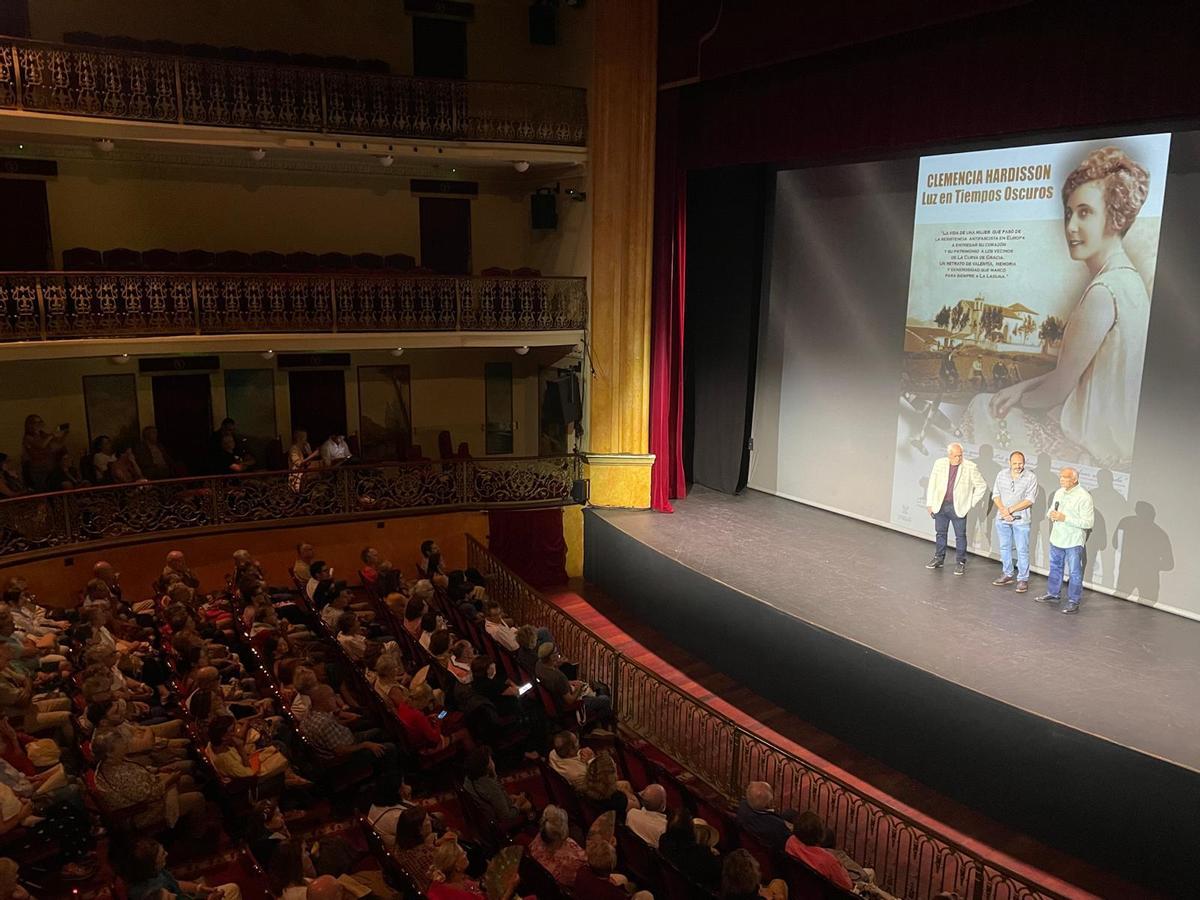 La presentación del documental en el Teatro Leal.