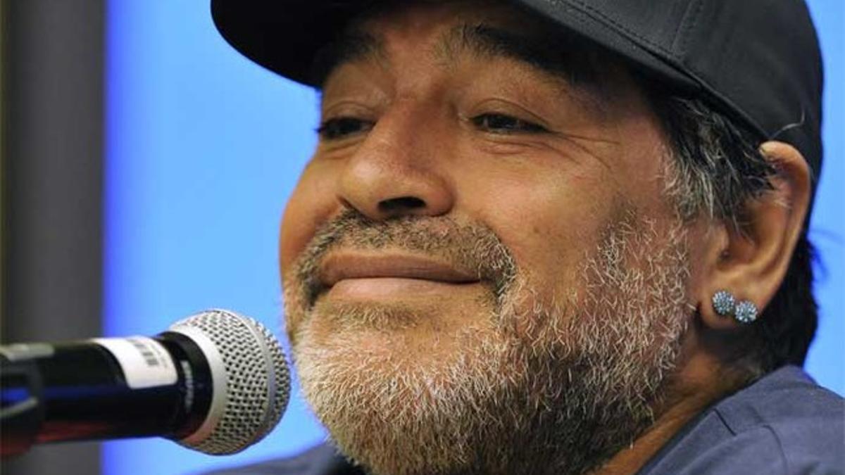 Maradona asegura que Grondona compraba los votos para Blatter