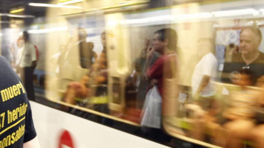 Homenaje a las víctimas de Metro Valencia.