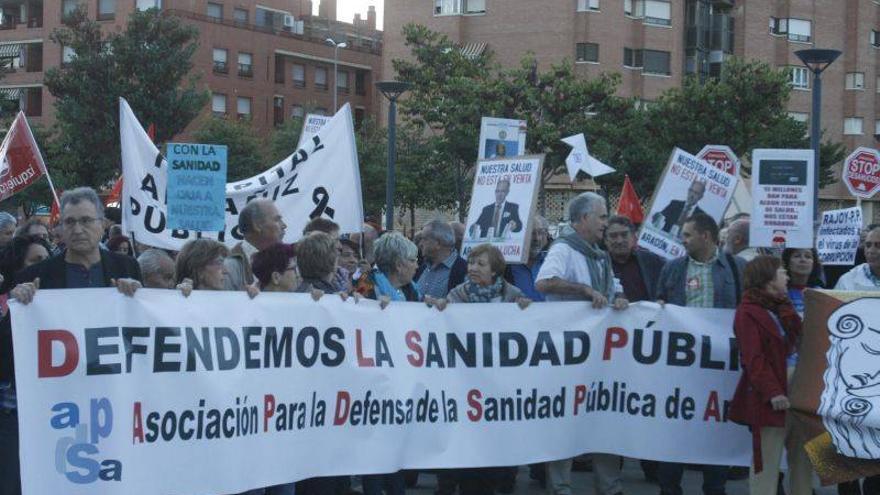 Más de 300 personas, contra la privatización