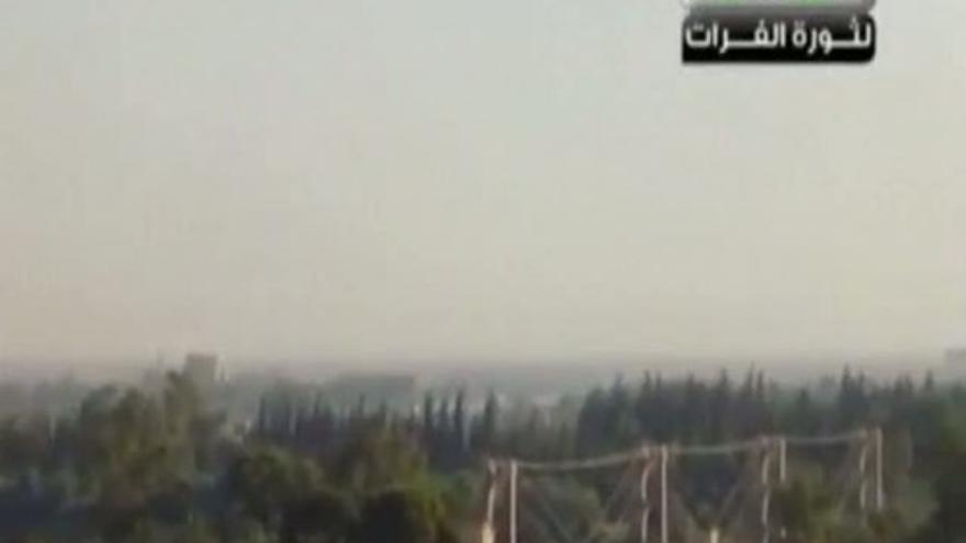 Los tanques sirios continúan en la ciudad de Deir al-Zor