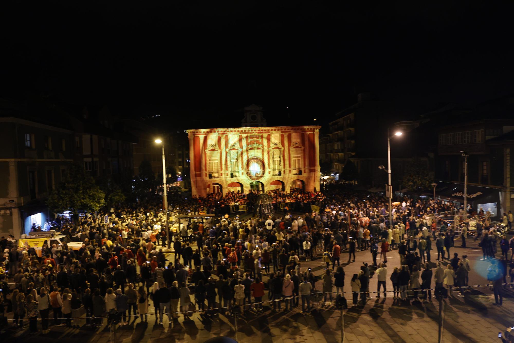 La fiesta vuelve a arder en Mieres