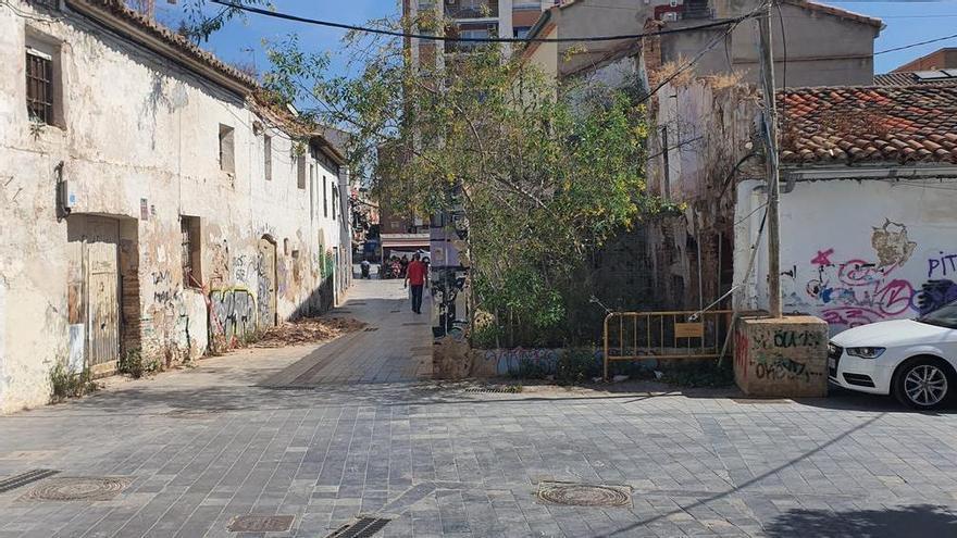  reclaman una intervención en el casco histórico de Patraix tras el deterioro de viviendas centenarias