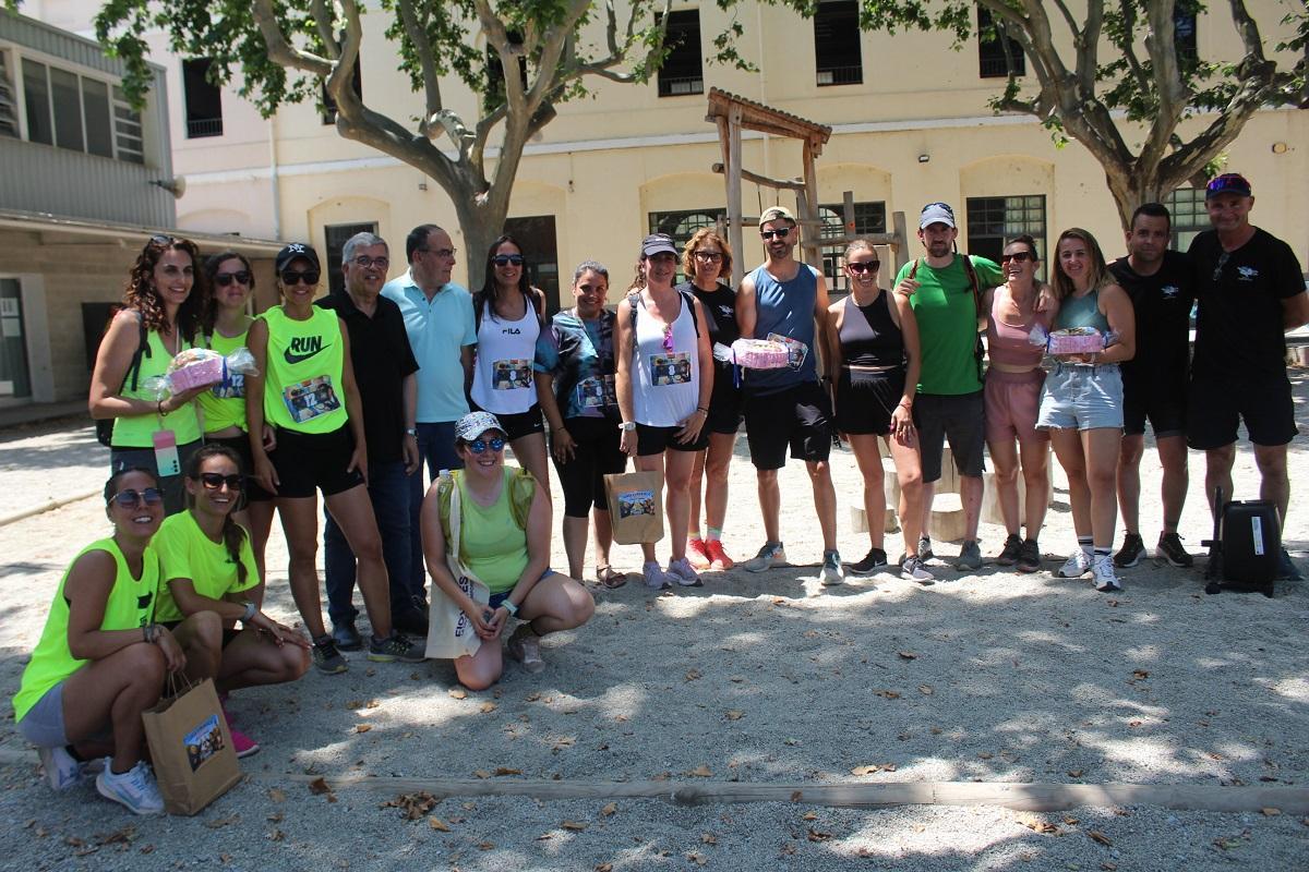 Els equips guanyadors amb els regidors i els organitzadors
