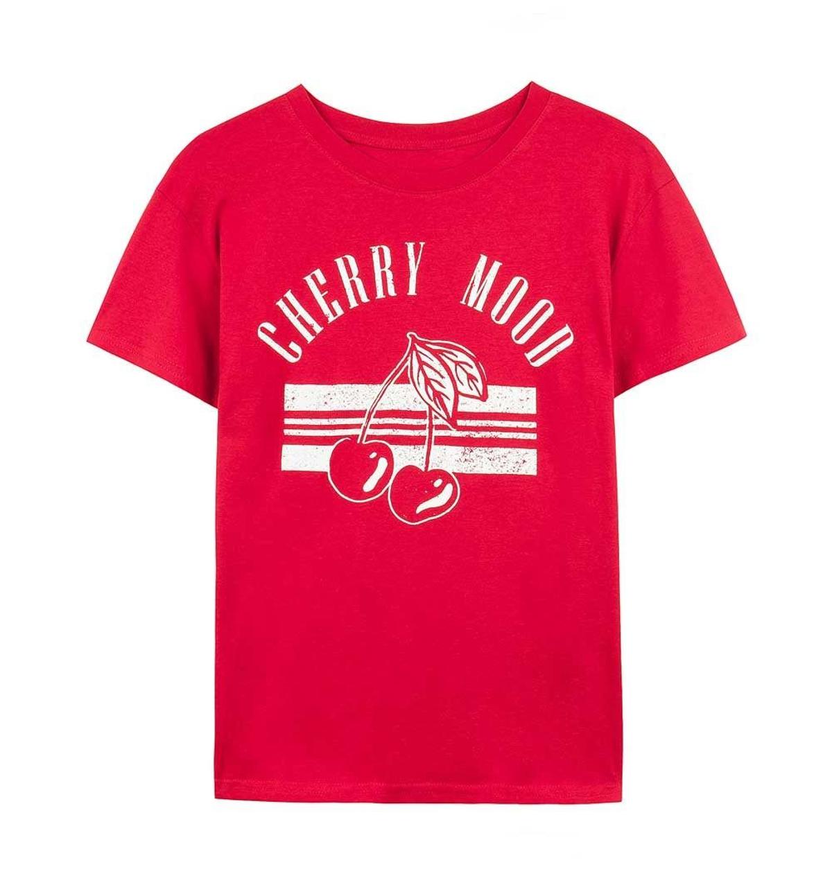 Camiseta en color rojo 'Cherry Mood' de Bershka (Precio: 4, 99 euros)