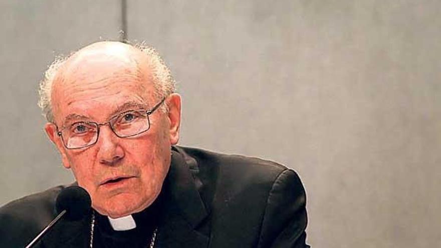 El cardenal William Joseph Levada, ayer en Roma.