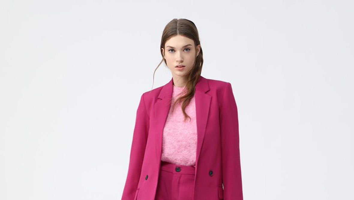 Traje fucsia Lefties