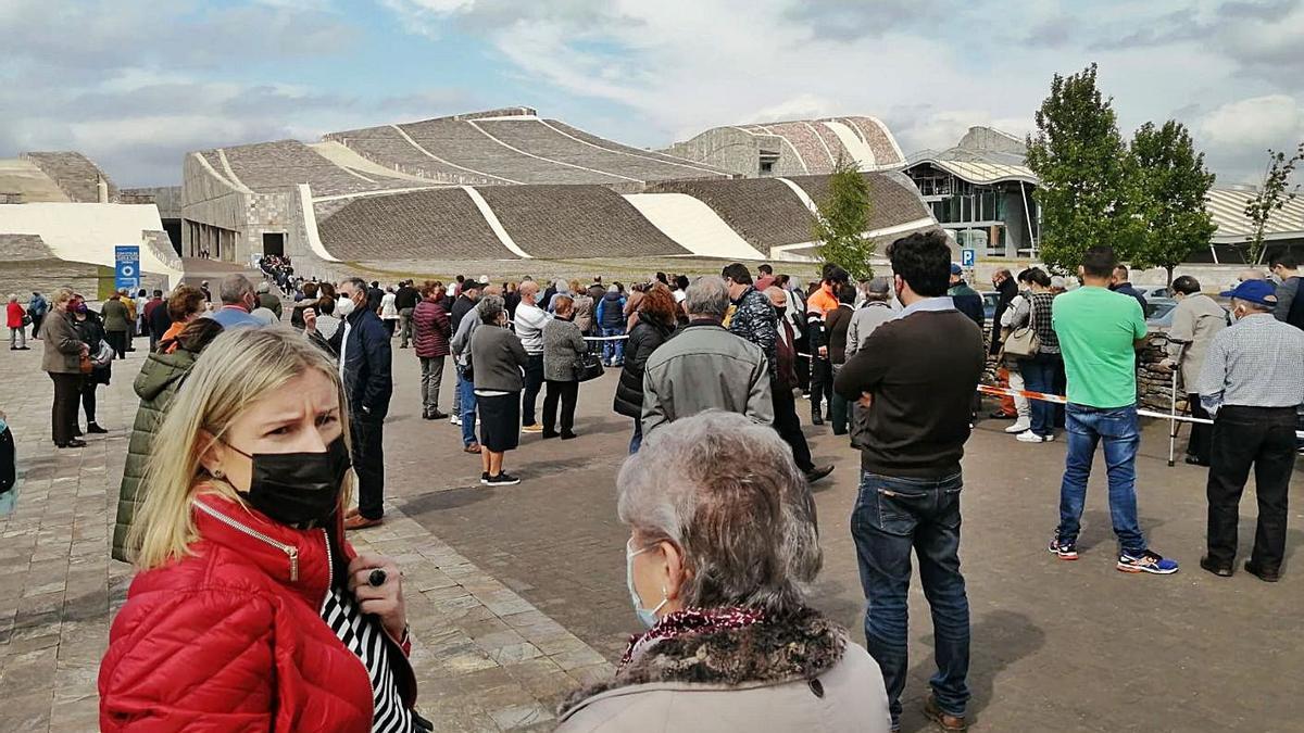 Jornada de vacunación, ayer, en el Gaiás.