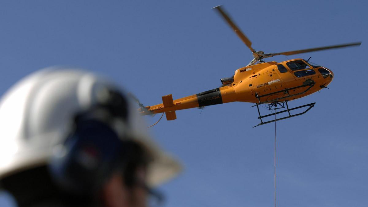 Uno de los helicópteros de Red Eléctrica.