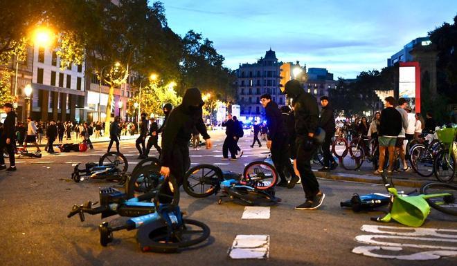 Disturbios en Barcelona, en directo: última hora de las detenciones y las protestas de jóvenes en otras ciudades de Europa