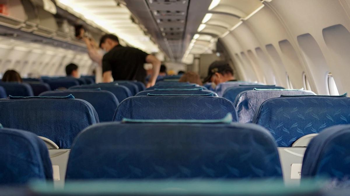 Un empresario agrede sexualmente a una menor durante un vuelo que salió de Canarias