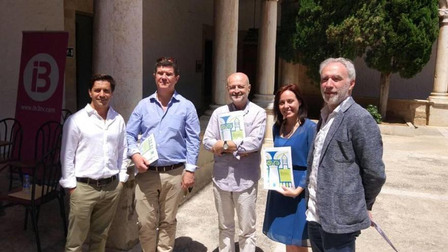 Foto de familia de la presentación del Festival de Pollença.